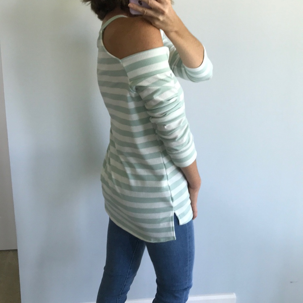 Striped Cold Shoulder Top - Picture 6 of 7